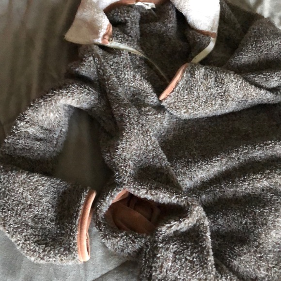 Fluffy pullover - Picture 2 of 4